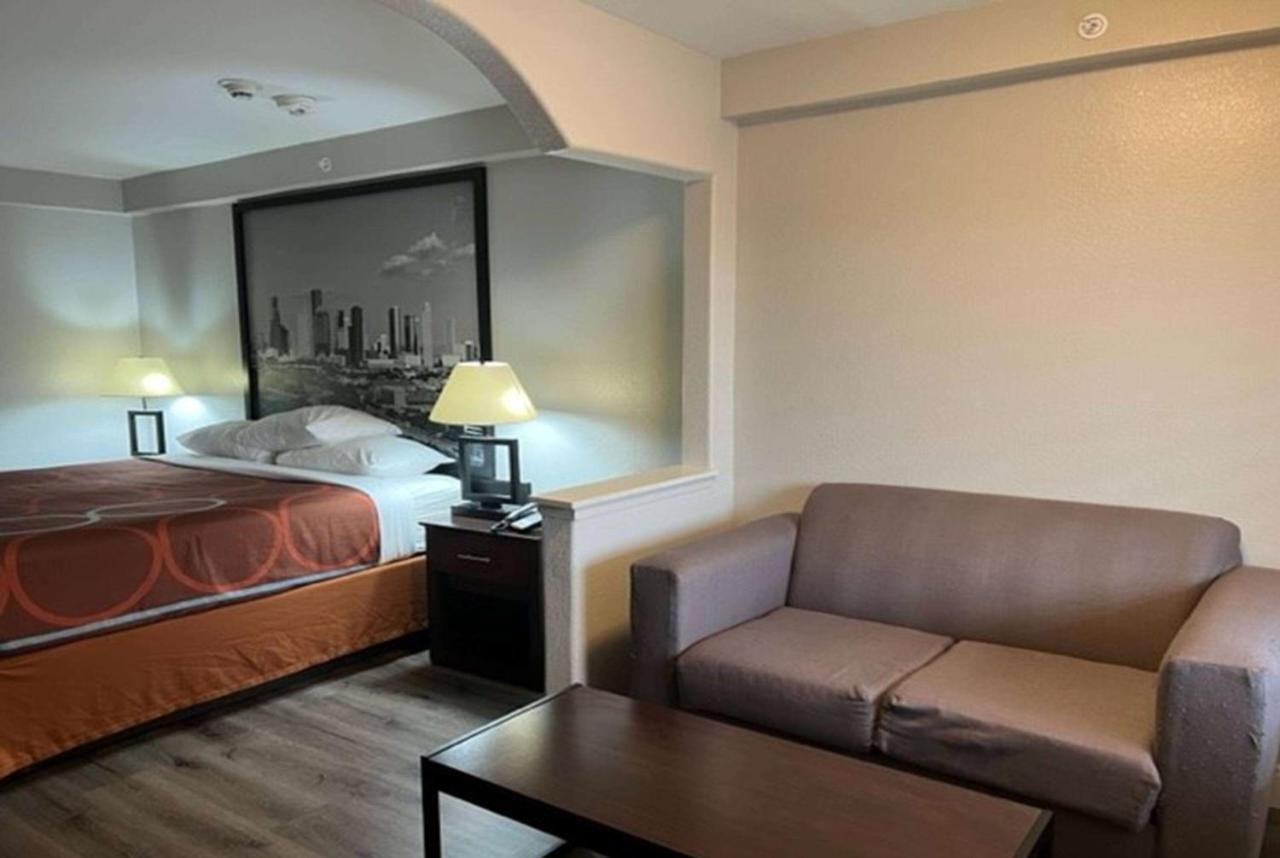 Hotel Super 8 By Wyndham Mont Belvieu - Baytown East Extérieur photo