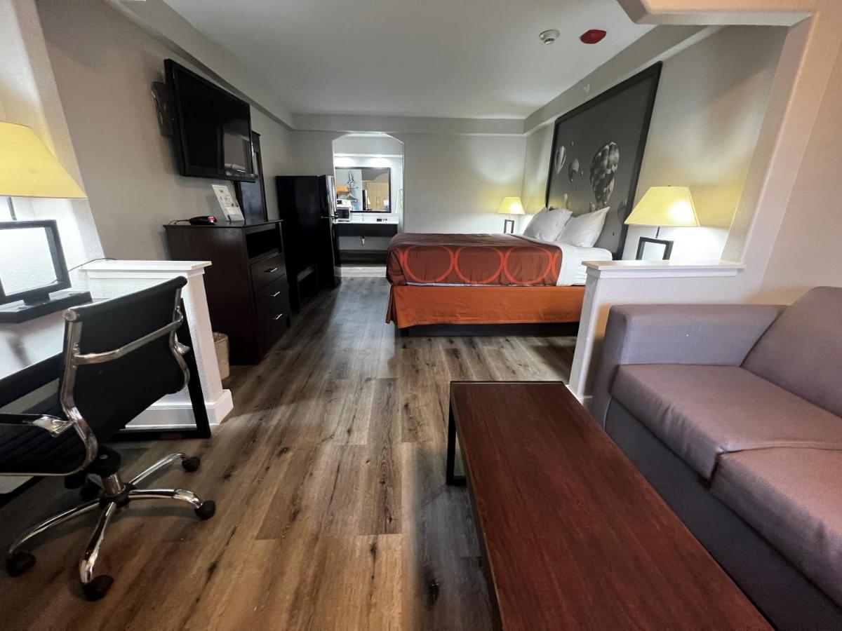 Hotel Super 8 By Wyndham Mont Belvieu - Baytown East Extérieur photo